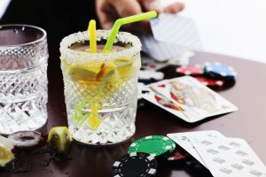 18021593-glass-ice-poker